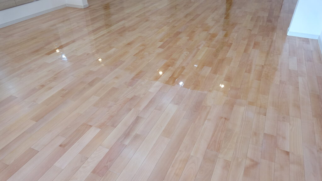 ダンススタジオ 床 滑る